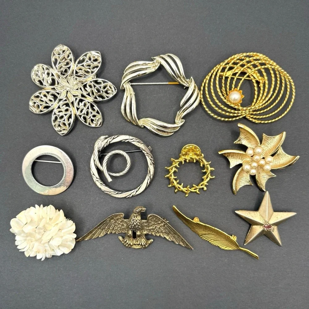 Vintage Lot of 11 Brooches Coro‎ Unbranded Gold & Silver Tone Faux Pearl